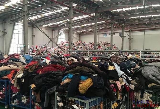 回收舊衣服一年賺200萬(wàn)